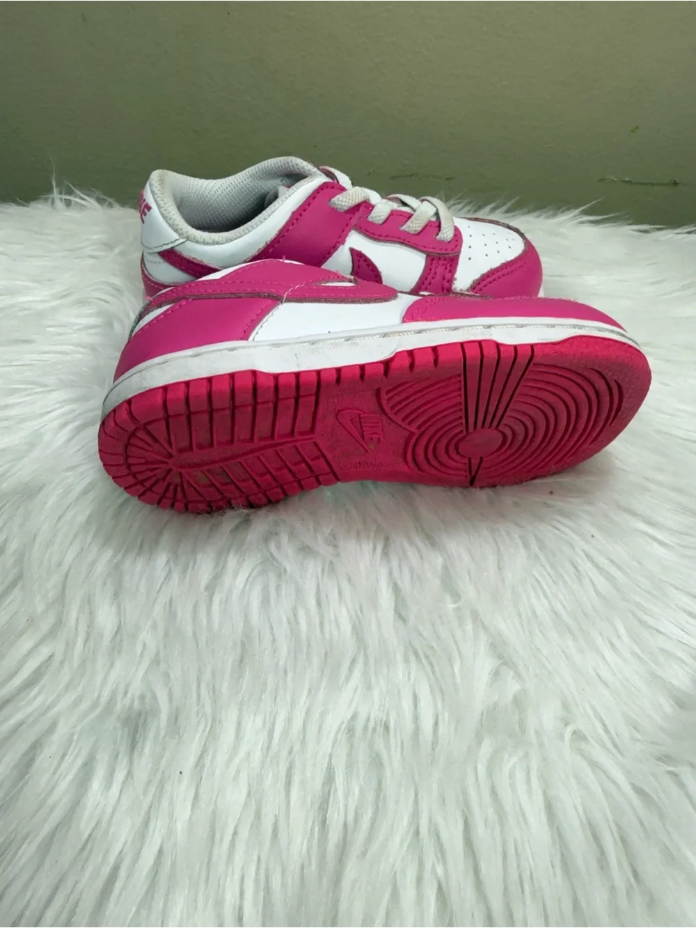 Nike Kids White and Hot Pink Low-Top Sneakers